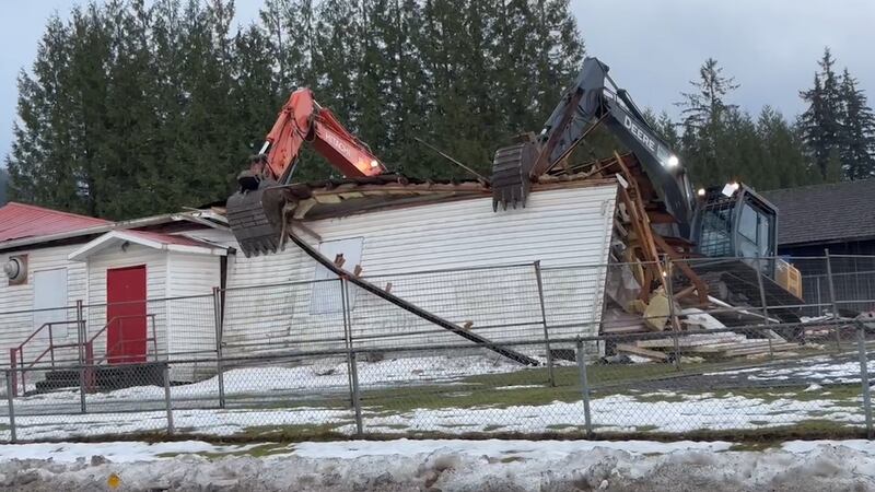 Kin Hut Demolished