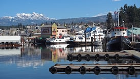 Former B.C. hockey coach and Victoria jail guard sentenced for child luring 