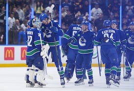 Vancouver Canucks coming together on and off the ice late in troubled season