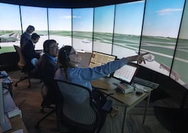 Canada seeing net loss of air traffic controllers: expert 