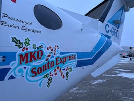 ‘It’s very exciting’: Santa visits isolated communities in Northern Manitoba 